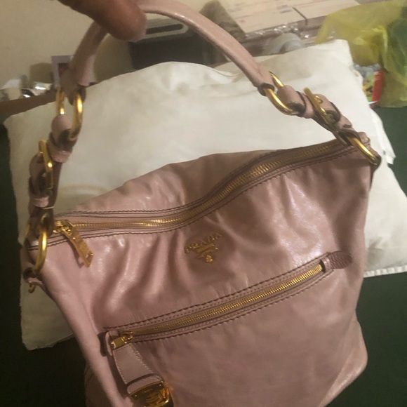 Prada - Picture 6 of 16